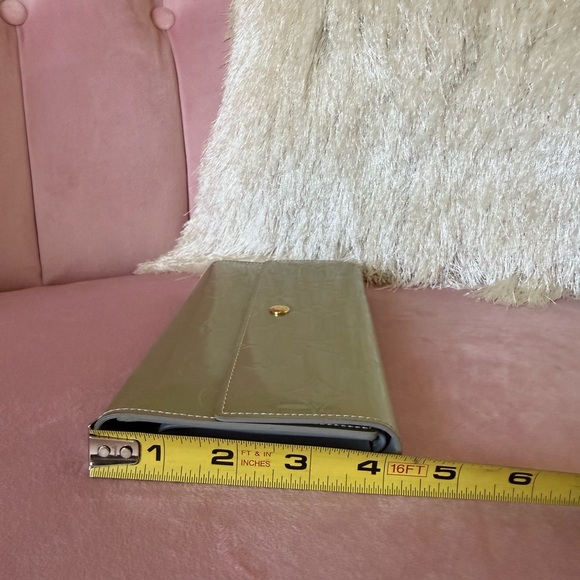 💯 Authentic Louis Vuitton Monogram Long Wallet in Green Vernis! - Picture 5 of 10
